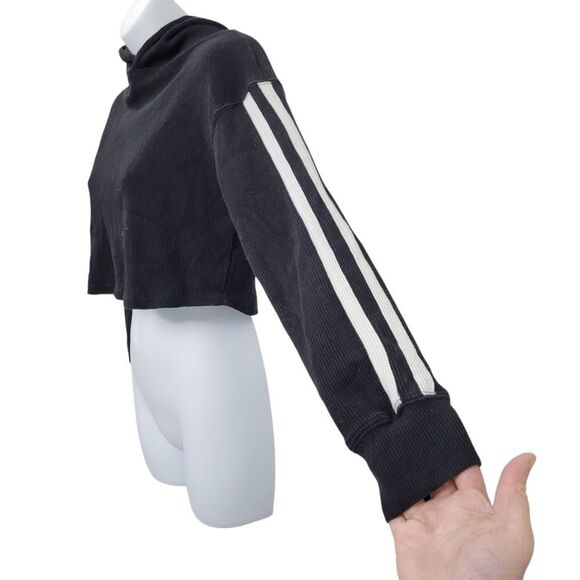 2/$20 Bluenotes Black & White Hoodies Top Crop 60% Cotton Size: Small - Picture 7 of 8